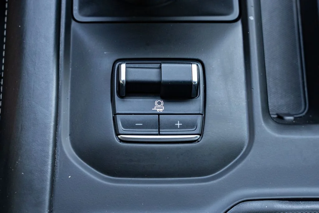 Used 2022 White GMC AT4X image 20