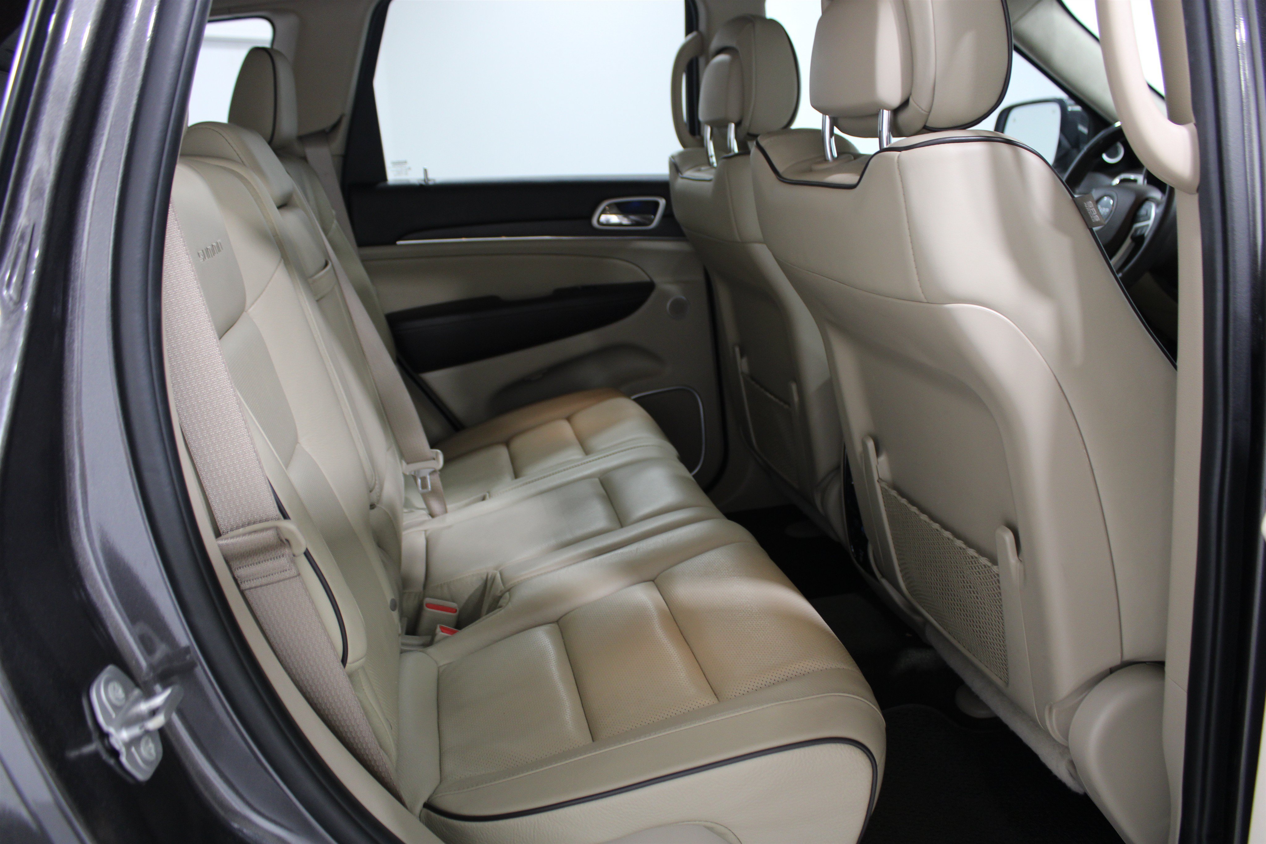 Used 2021 Granite Crystal Metallic Clearcoat Jeep Summit image 23