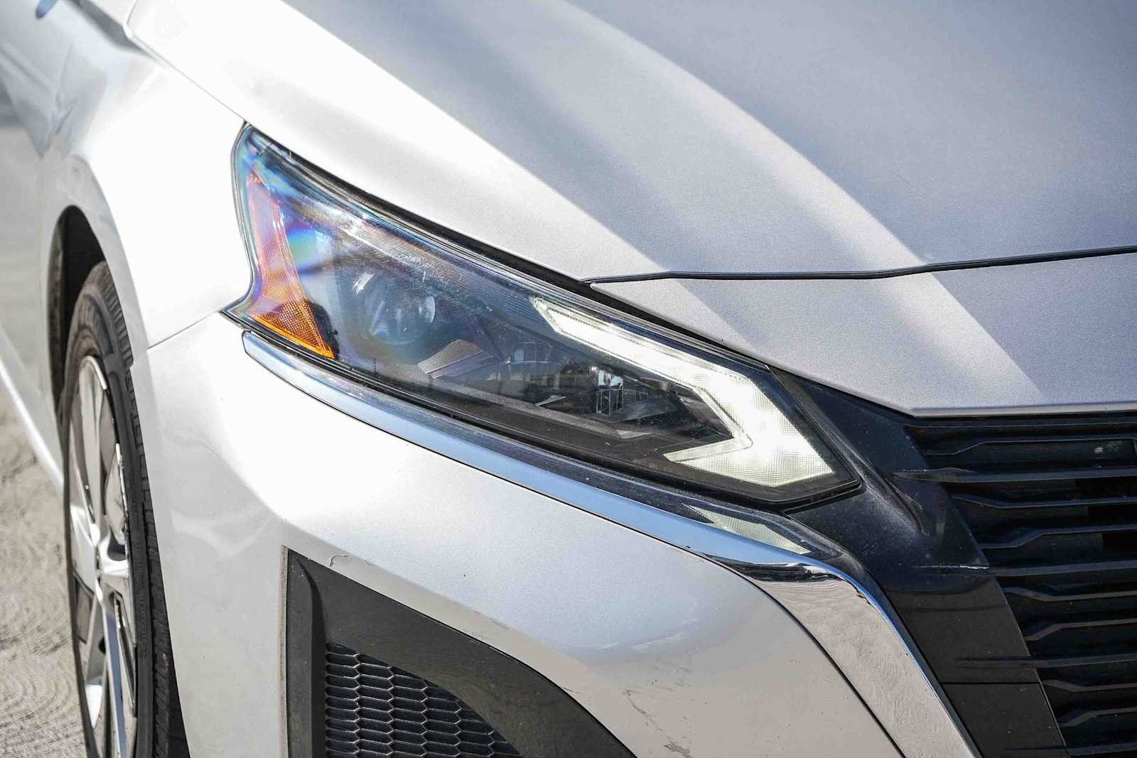 Used 2023 Brilliant Silver Metallic Nissan 2.5 S image 4