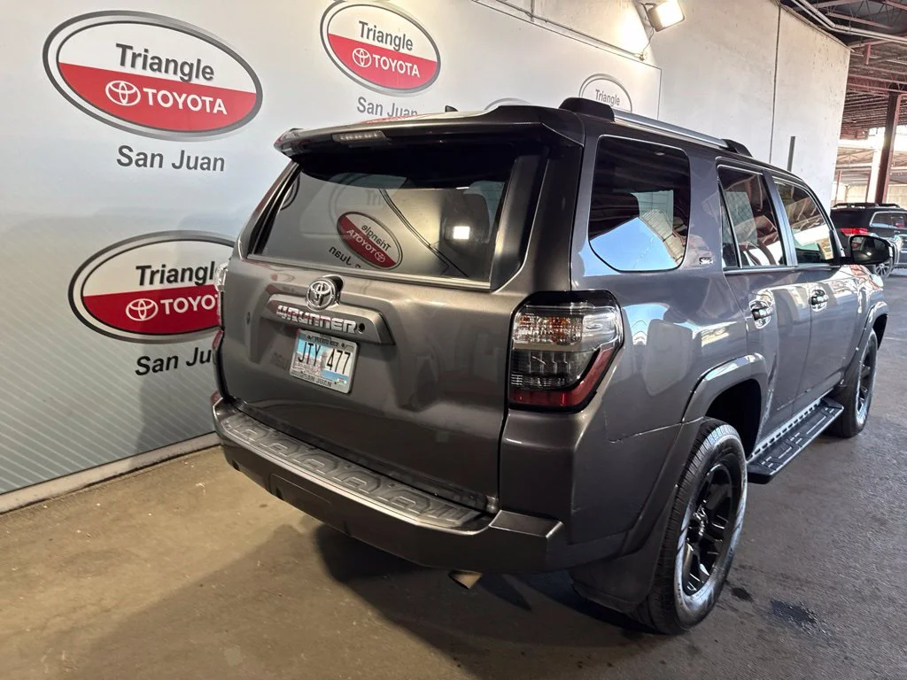 Used 2022 Gray Toyota SR5 image 18