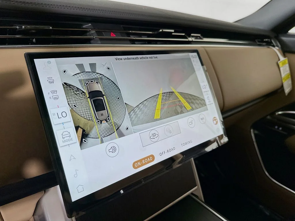 New 2026 Fuji White Land Rover SE image 19