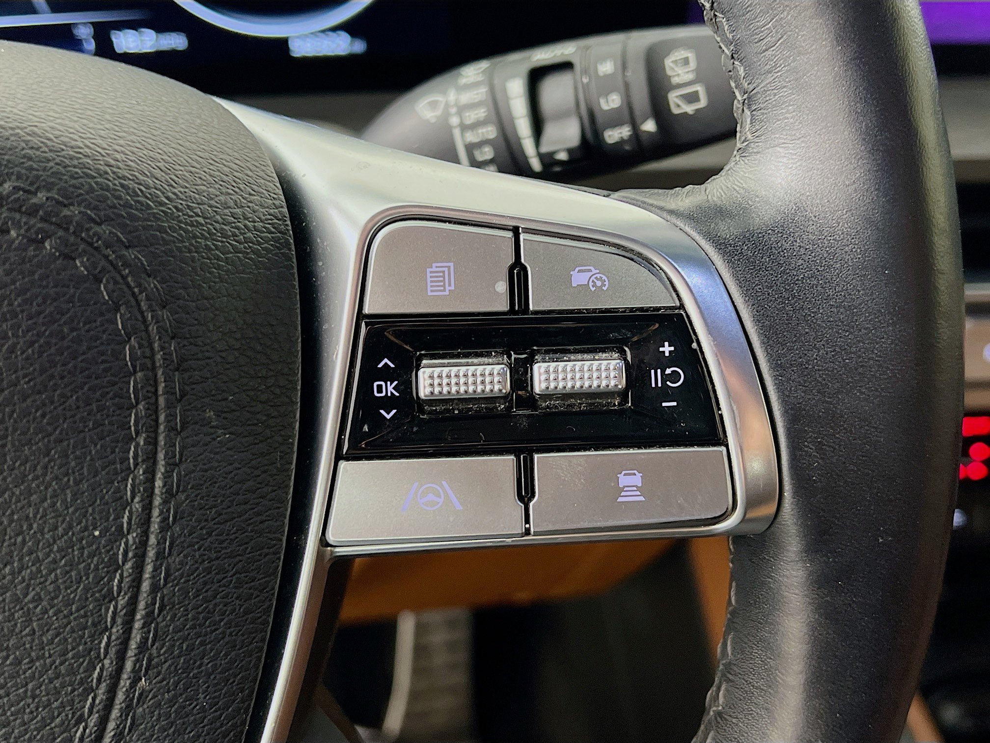 Used 2024 Glacial White Pearl Kia SX PRESTIGE X-LIN image 35