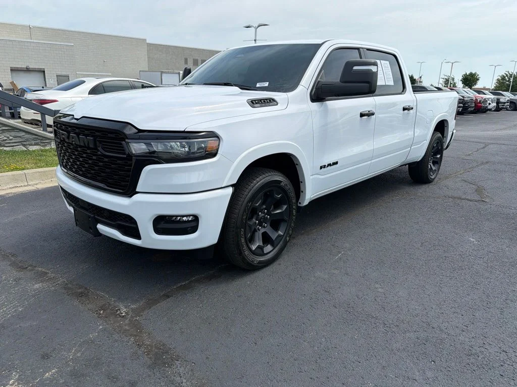 Used 2025 White Ram Big Horn/Lone Star image 3