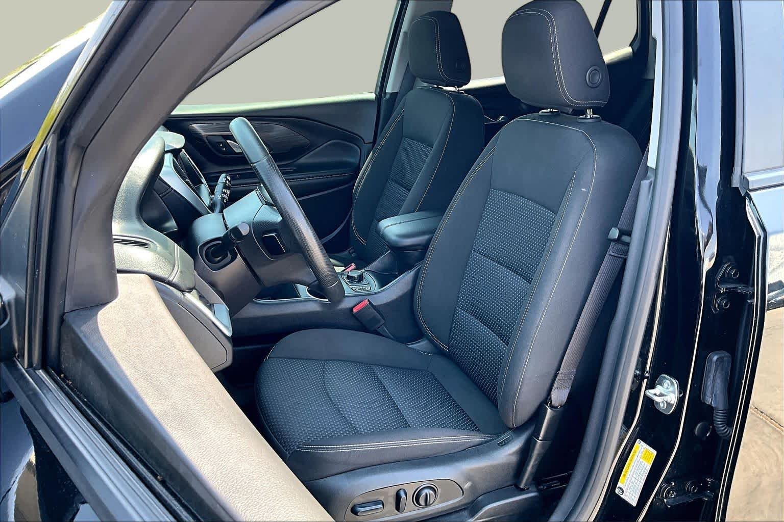 Used 2024 Ebony Twilight Metallic GMC SLE image 8