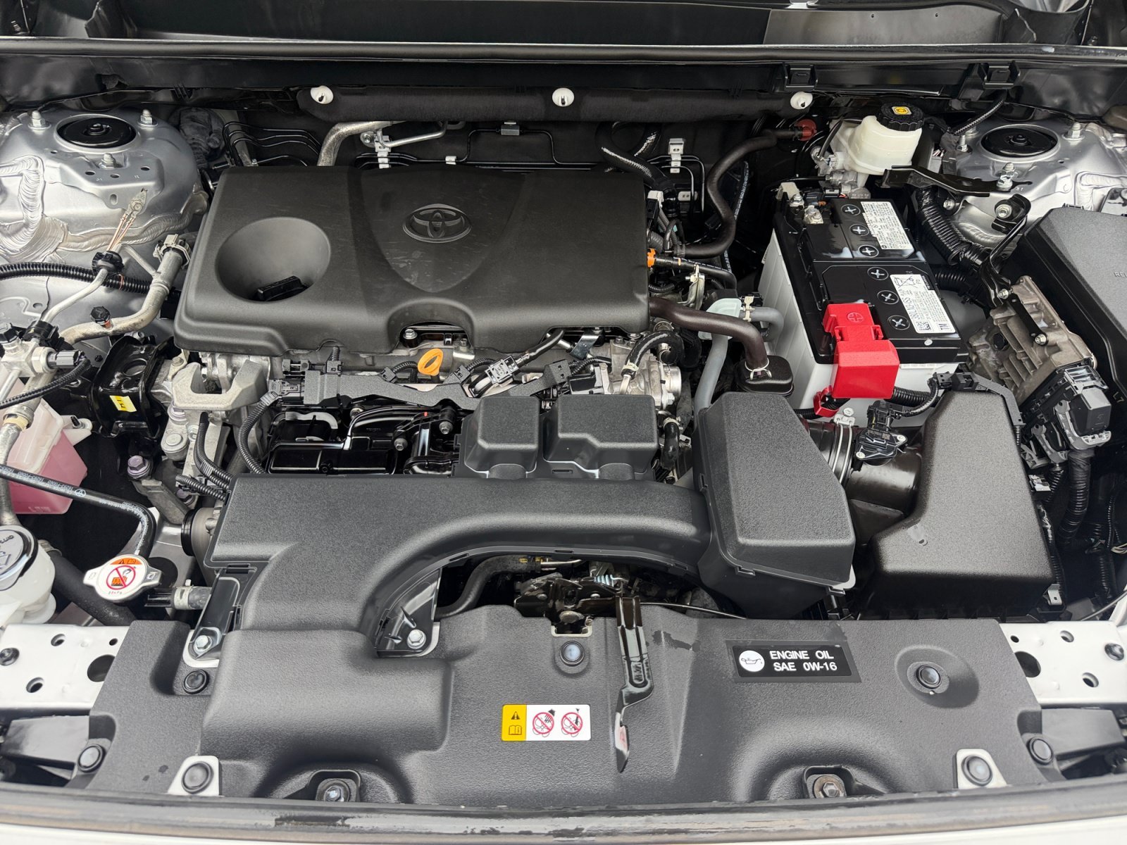 Used 2024 Silver Sky Metallic Toyota XLE Premium image 20