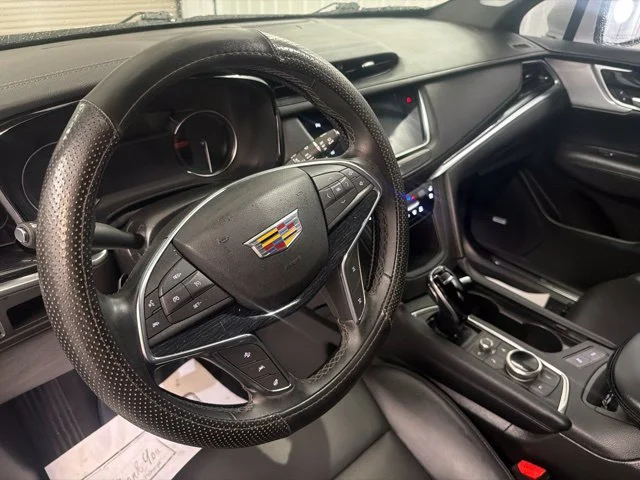 Used 2025 Crystal White Tricoat Cadillac Premium Luxury image 12