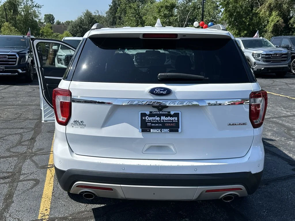 Used 2016 White Ford XLT image 24