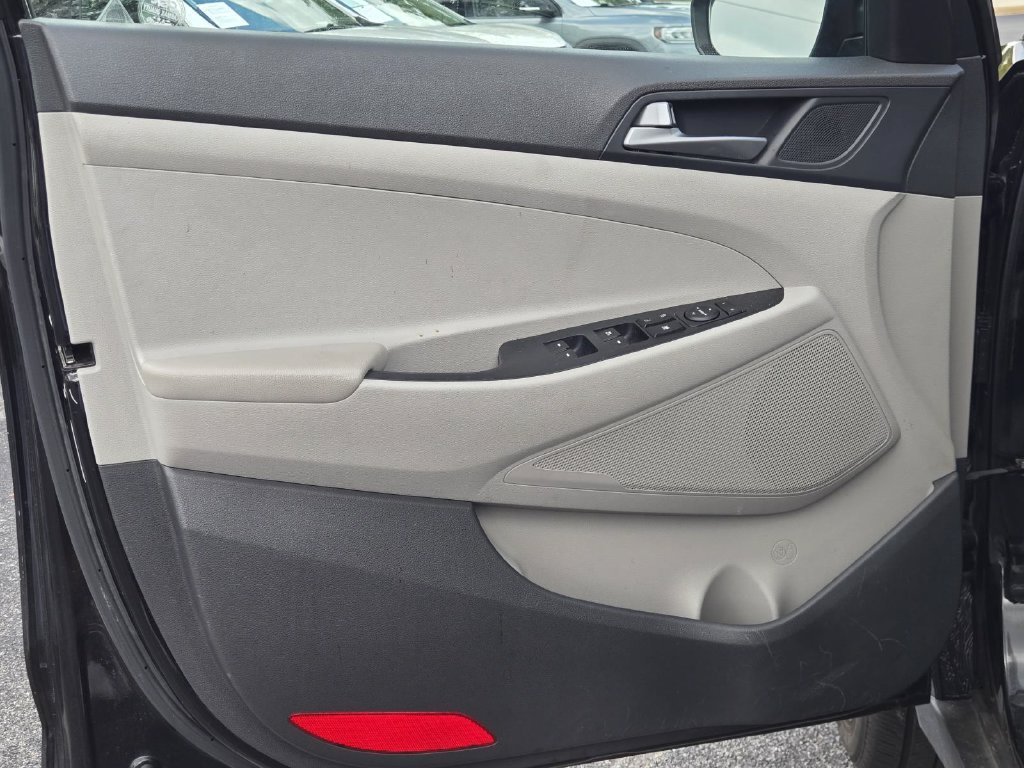 Used 2016 Gray Hyundai Sport image 20
