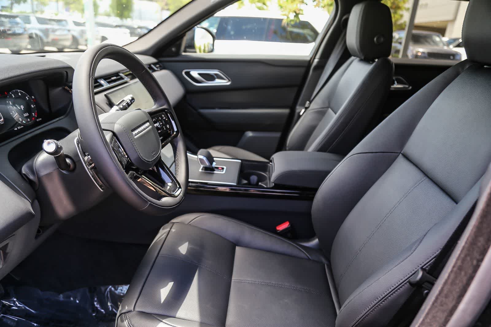 New 2026 Santorini Black Land Rover S image 18