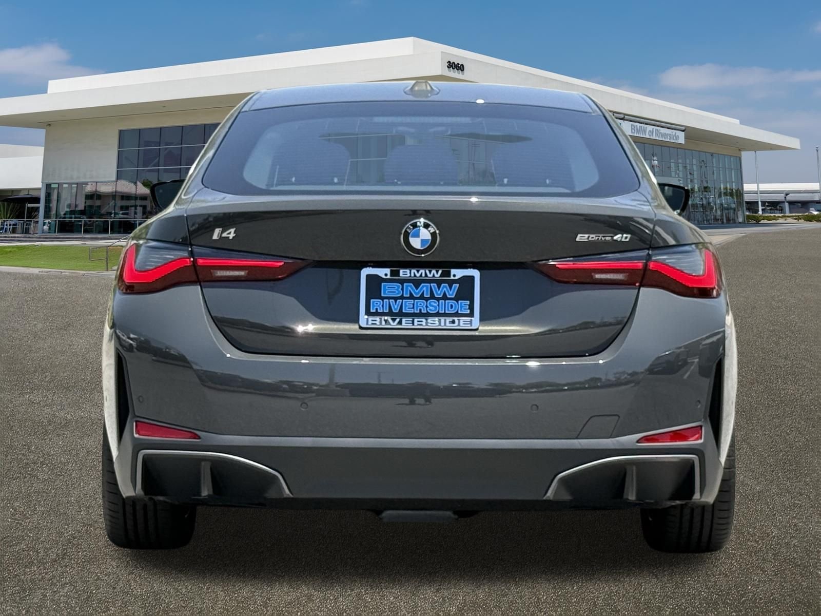 2026 BMW i4 40 - Photo 9