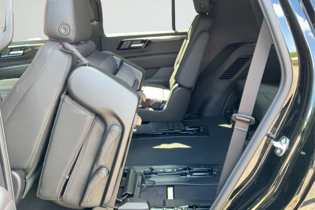2026 Chevrolet Tahoe RST - Photo 27