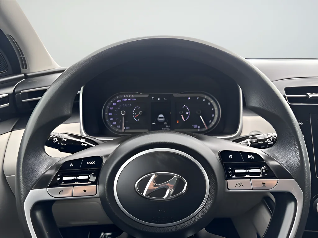 Used 2023 Silver Hyundai SEL image 13
