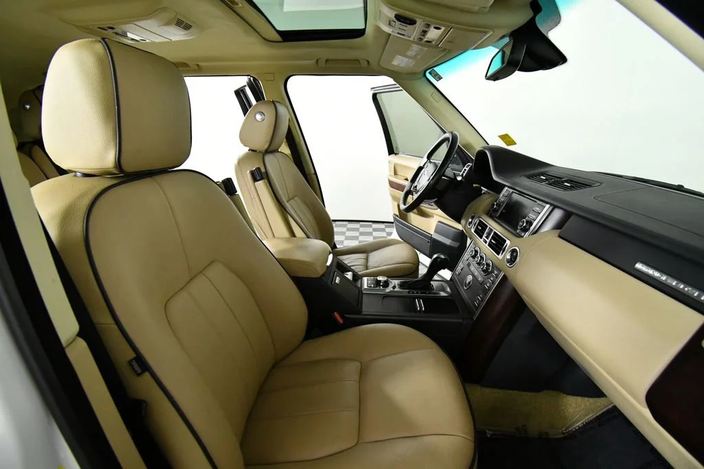 Used 2011 White Land Rover HSE image 23
