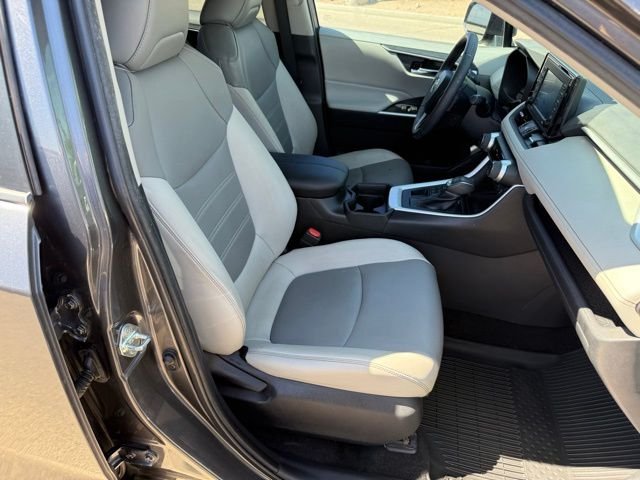 2021 Toyota RAV4 XLE Premium - Photo 34