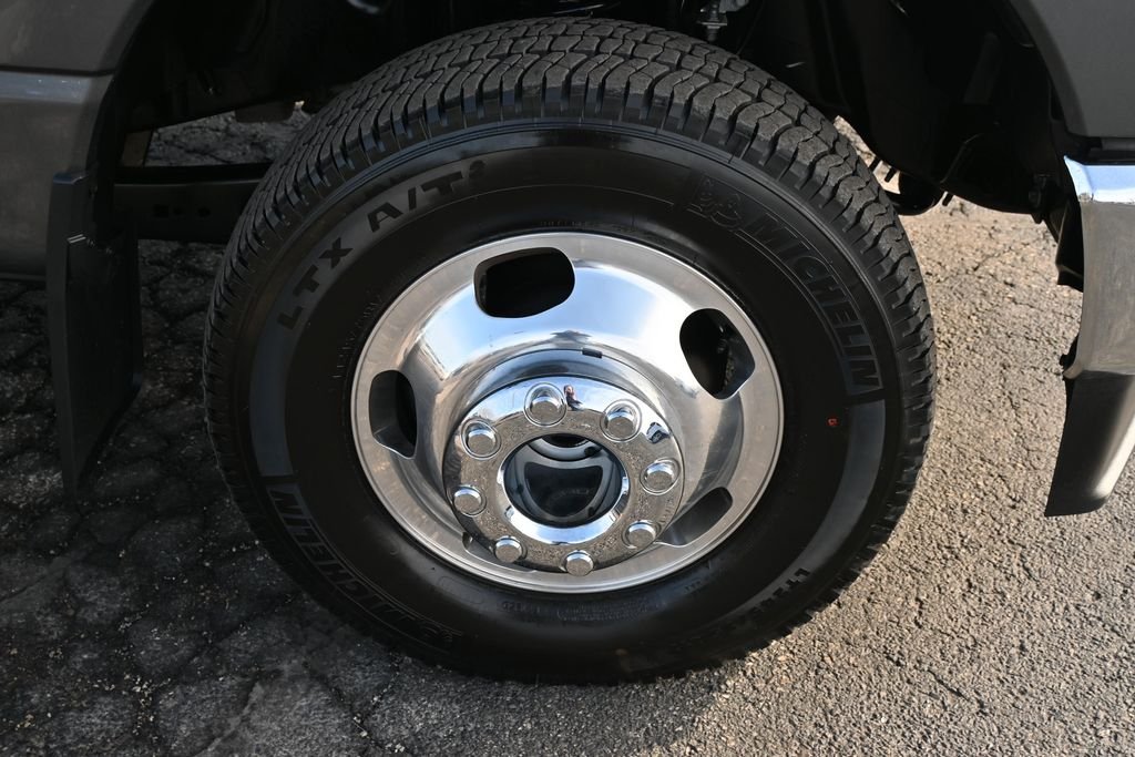 Used 2026 Gray Metallic Ford Lariat image 17