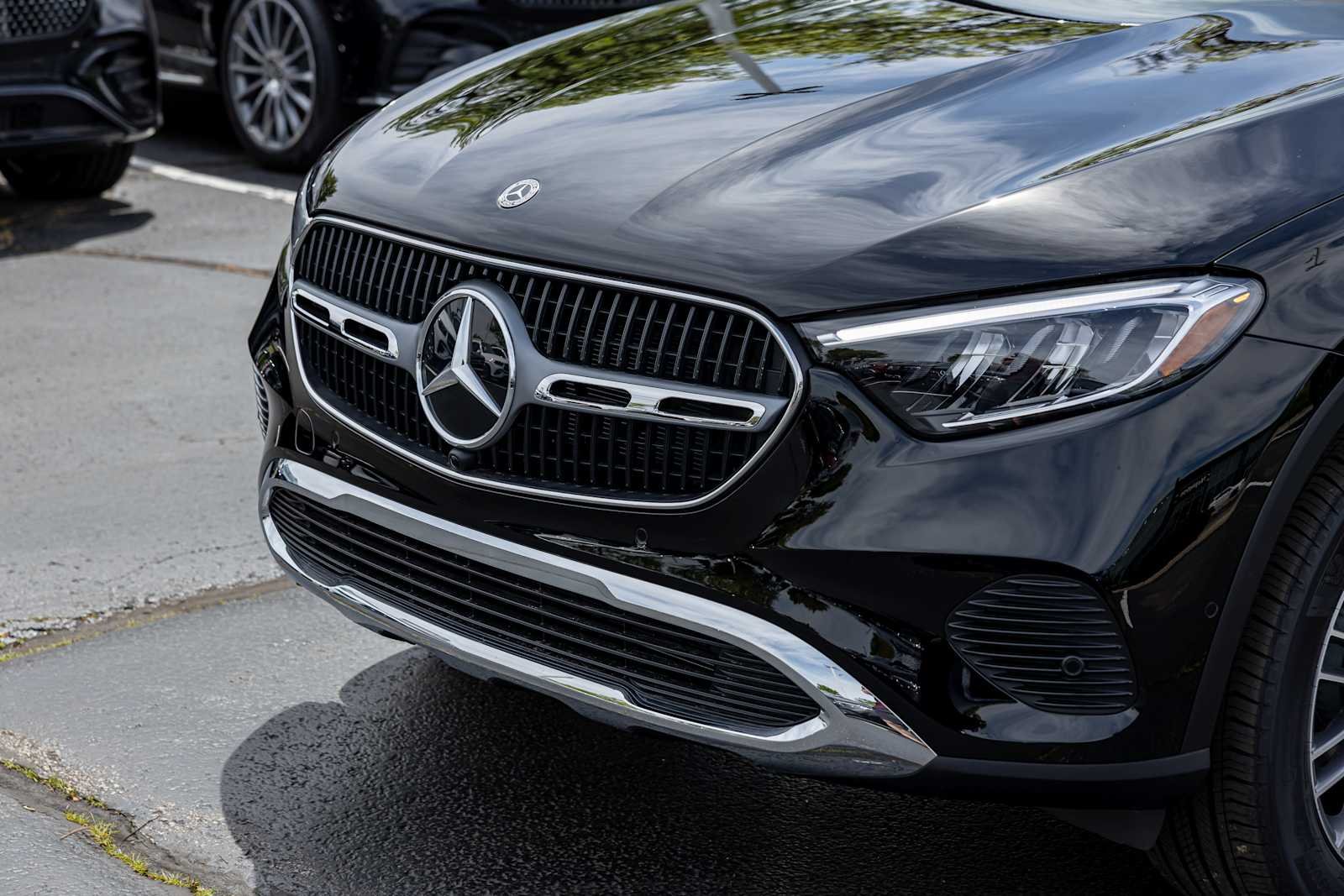 New 2026 BLACK Mercedes-Benz GLC 300 image 31
