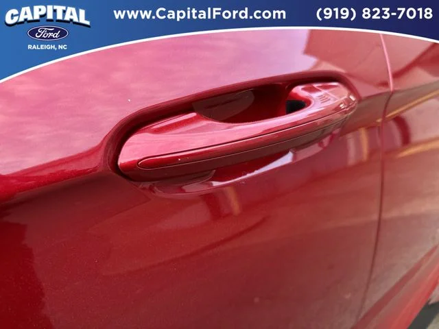Used 2022 Red Ford SEL image 15
