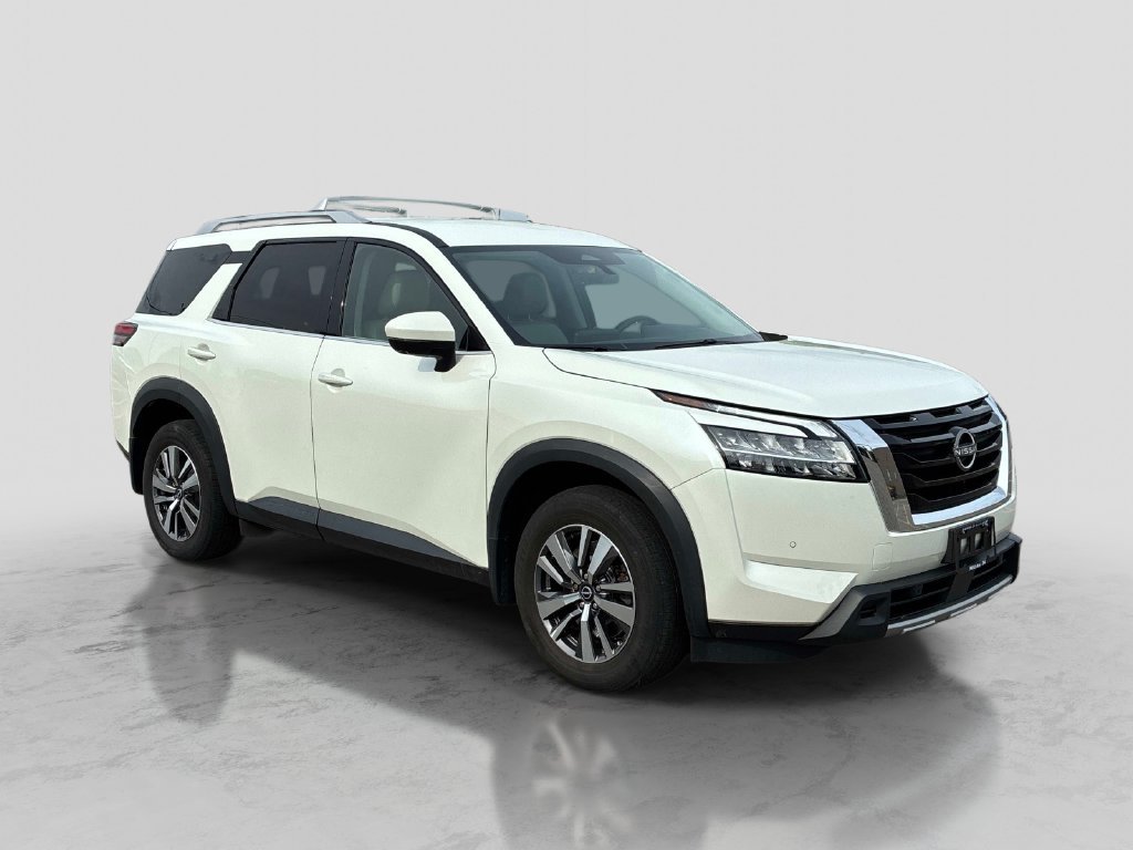 Used 2023 White Nissan SL image 3