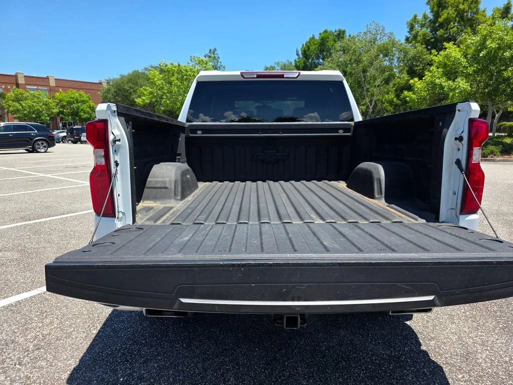 Used 2022 Summit White Chevrolet RST image 33