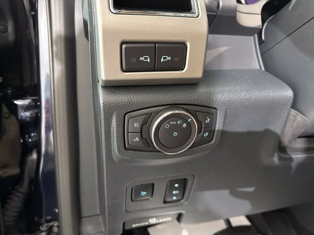 Used 2022 Blue Ford Lariat image 18