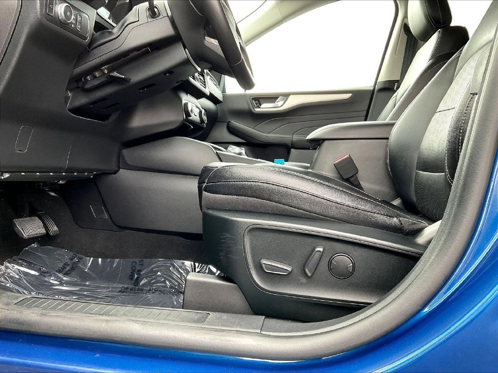 Used 2022 Blue Ford SEL image 40