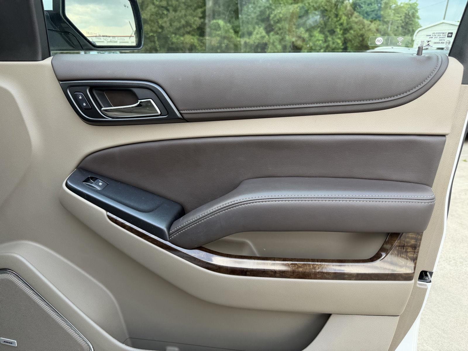 Used 2020 Iridescent Pearl Tricoat Chevrolet LT image 31