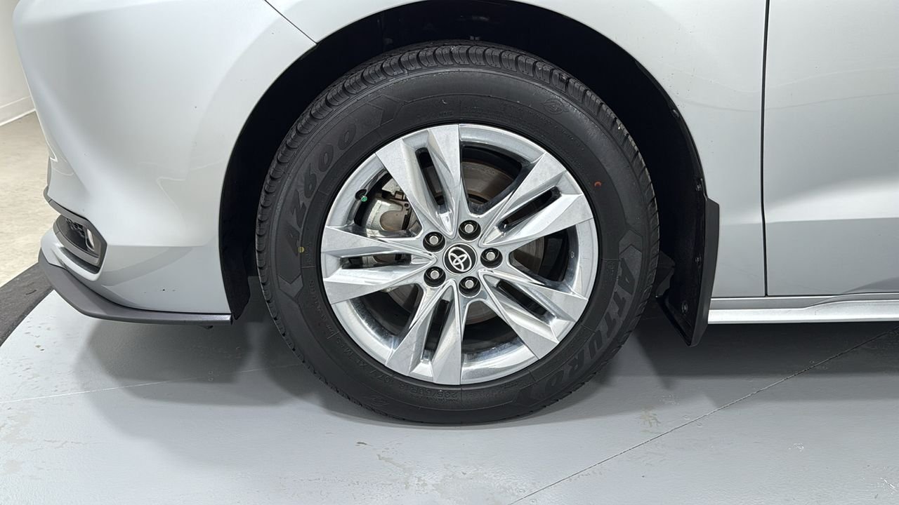 Used 2025 Silver Toyota XLE image 25