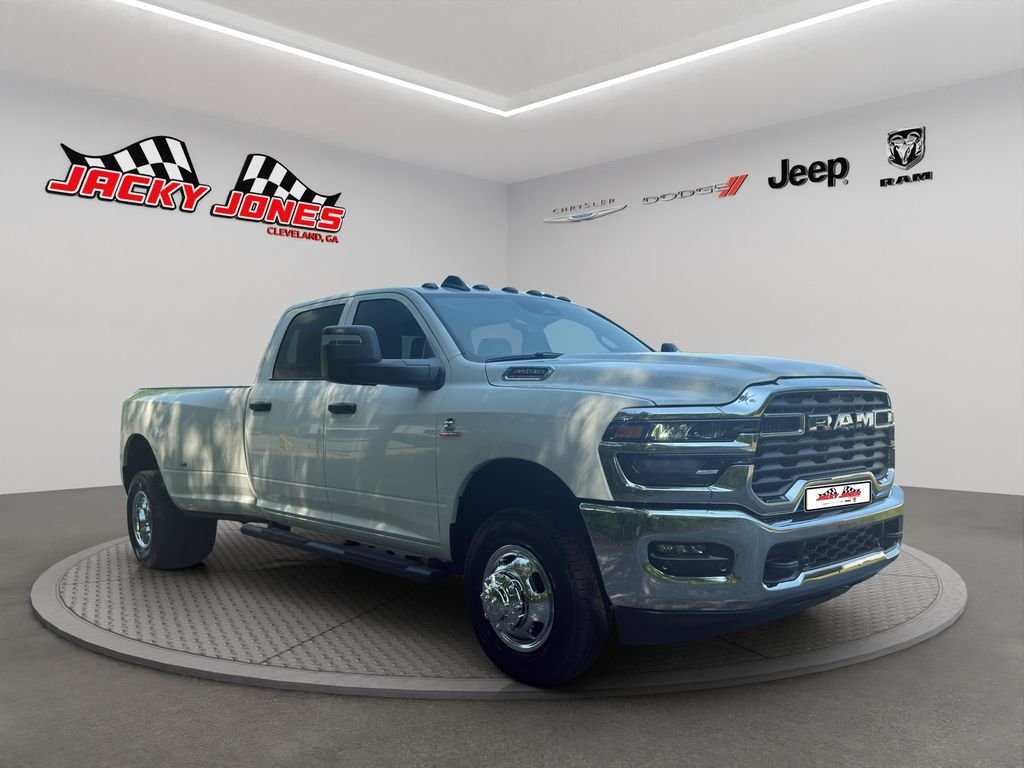 New 2026 Bright White Clear-Coat Exterior Paint RAM Tradesman image 12