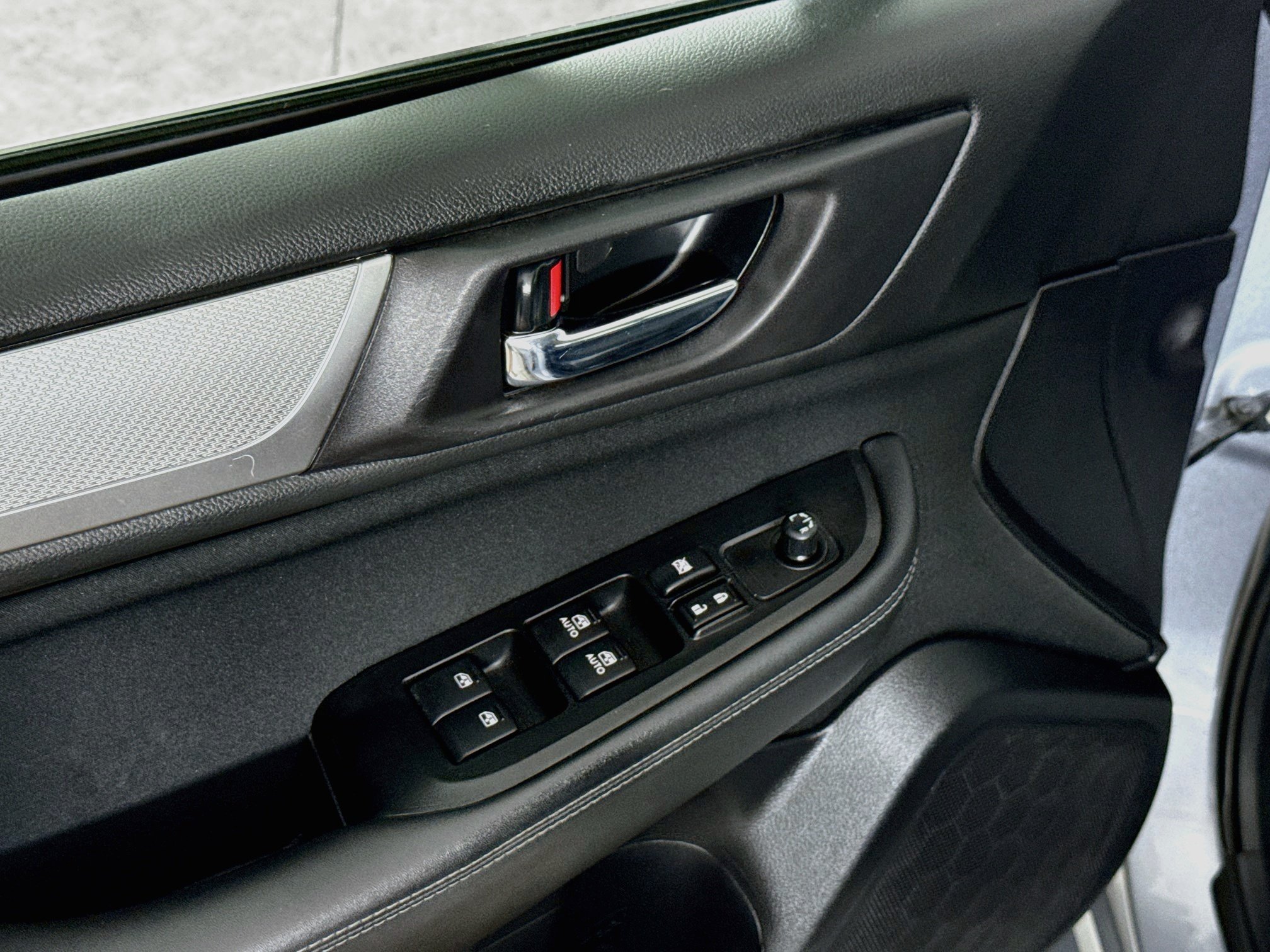 Used 2019 Ice Silver Metallic Subaru Premium image 20