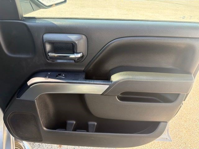 Used 2016 Silver Ice Metallic Chevrolet LT image 19