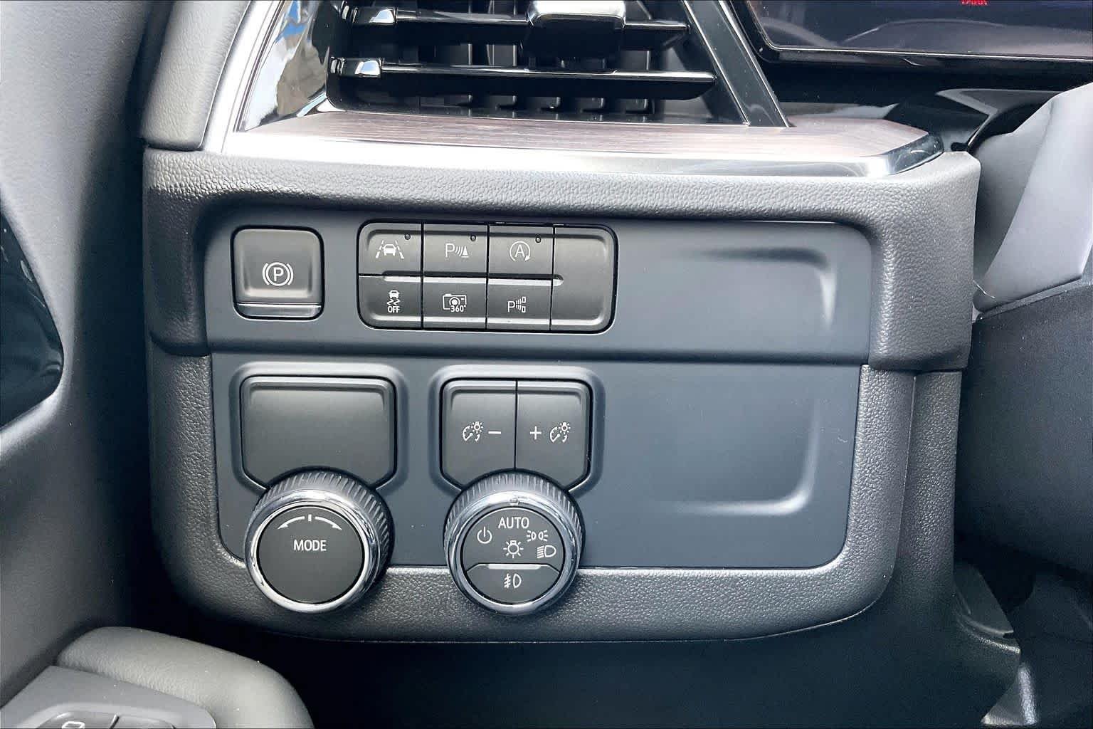 2026 Chevrolet Tahoe LT - Photo 18