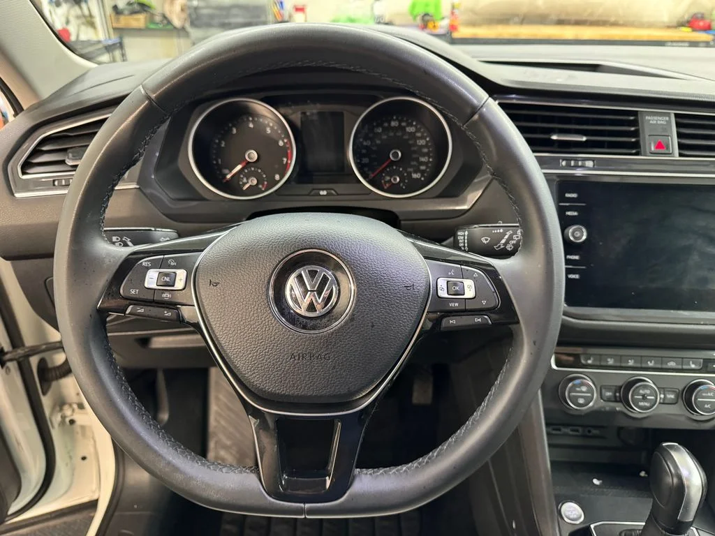 Used 2020 White Volkswagen 2.0T SE image 20