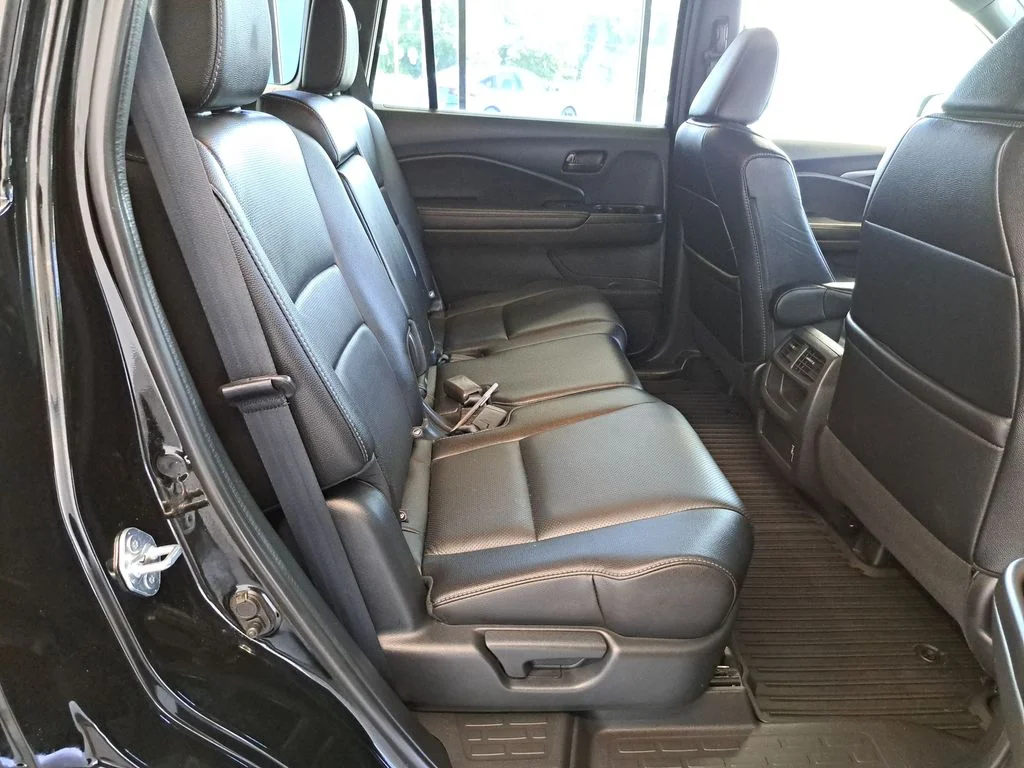 Used 2023 Beige Honda EX-L image 32