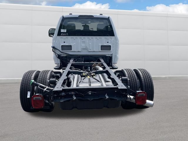 New 2026 Oxford White Ford F-450® XL image 3