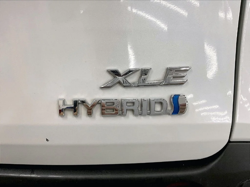 Used 2024 Beige Toyota XLE image 11