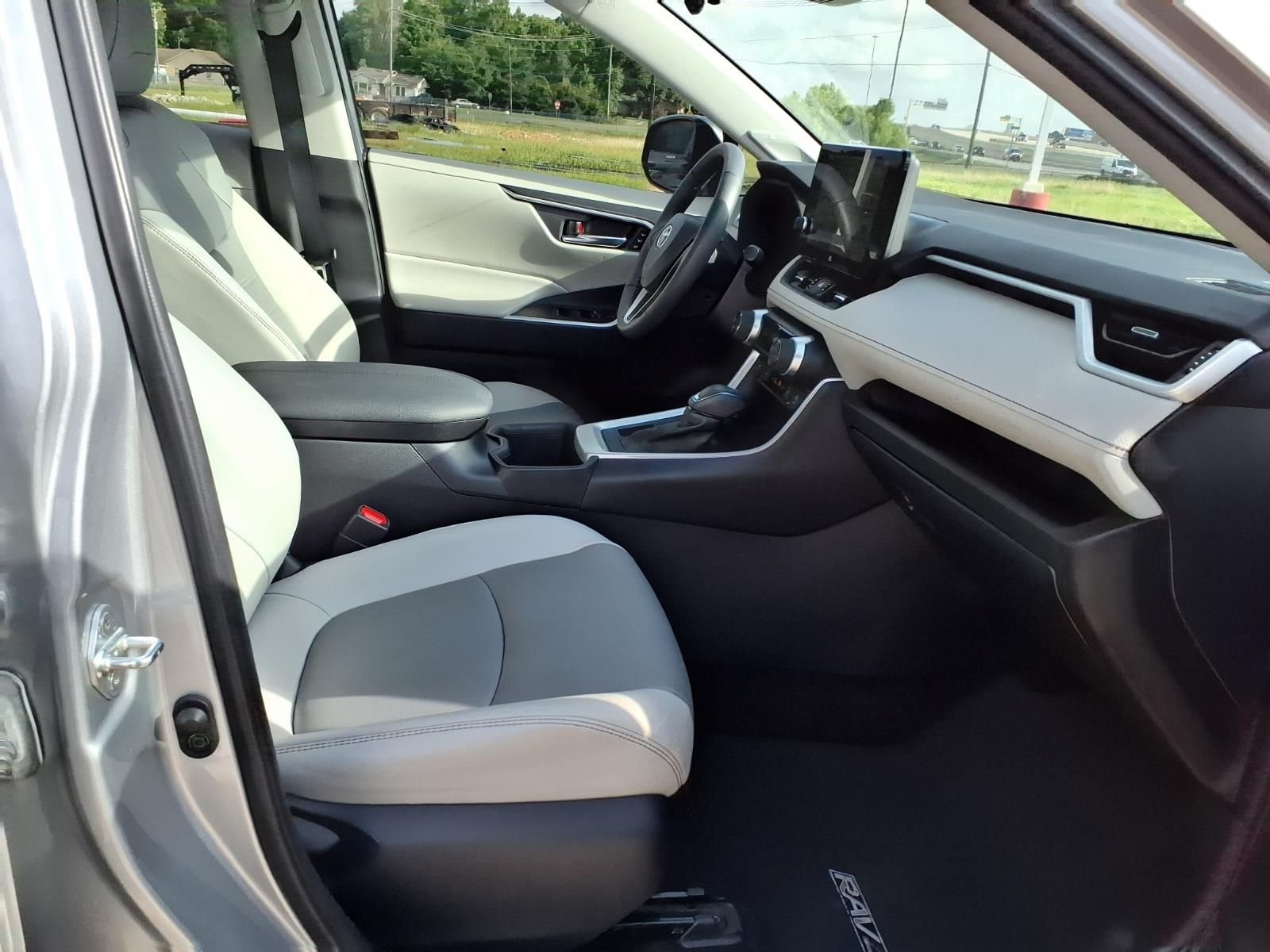 Certified Used 2023 Silver Sky Metallic Toyota XLE Premium image 19
