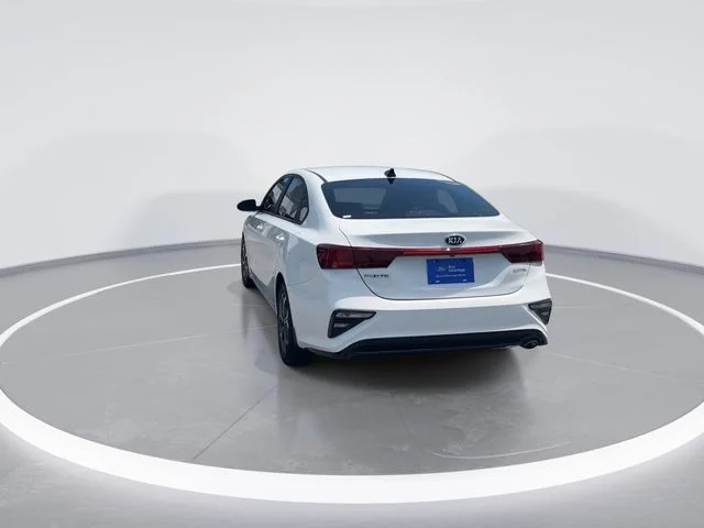Used 2021 White Kia LXS image 6
