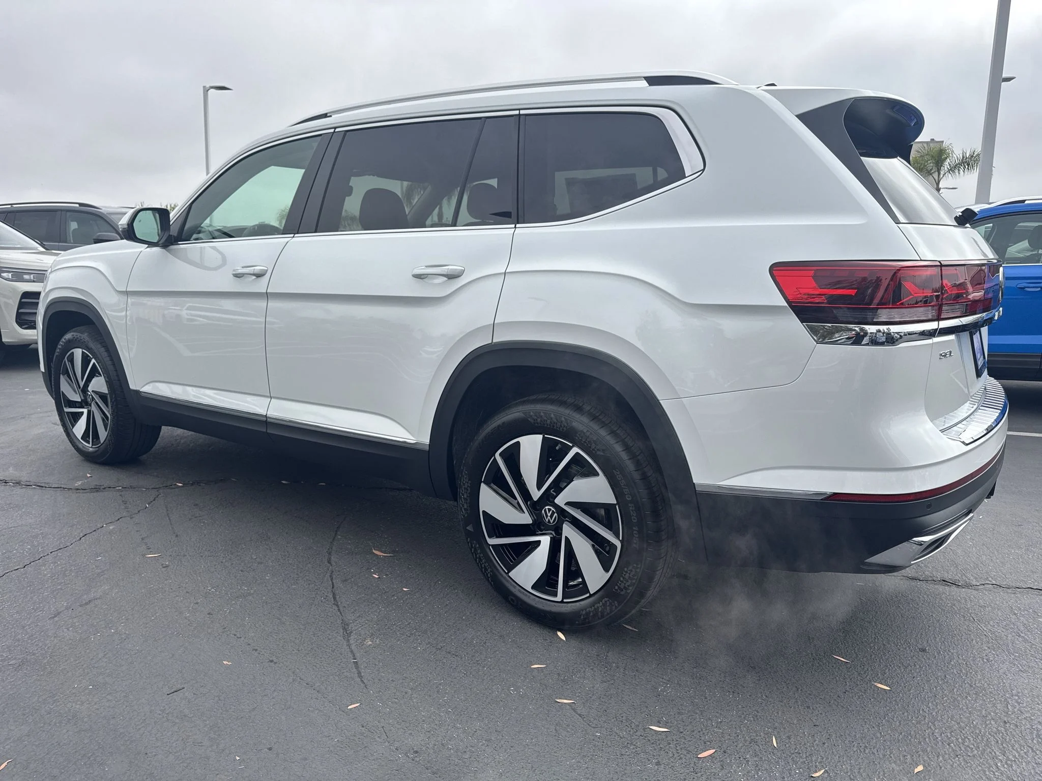 New 2026 Opal White Pearl Volkswagen 2.0T SEL image 5