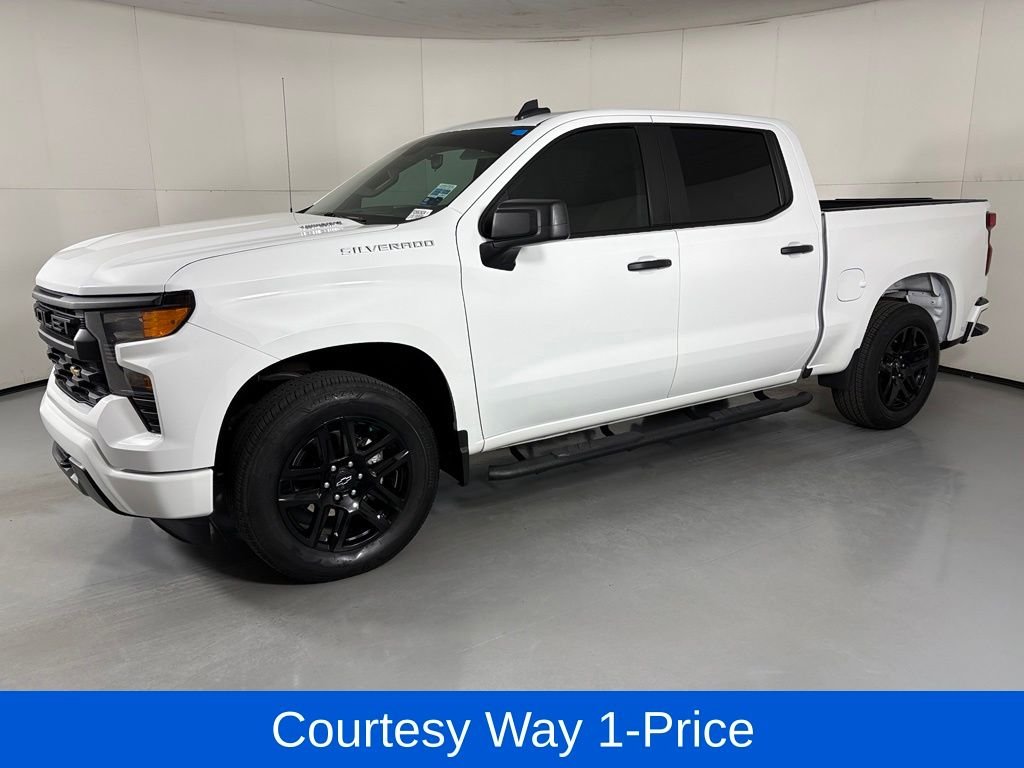 Used 2024 White Chevrolet Custom image 6