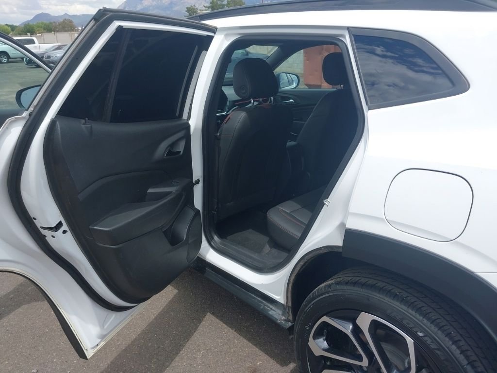 Used 2024 White Chevrolet 2RS image 5