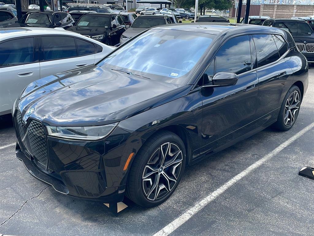 2024 BMW iX xDrive50's photo