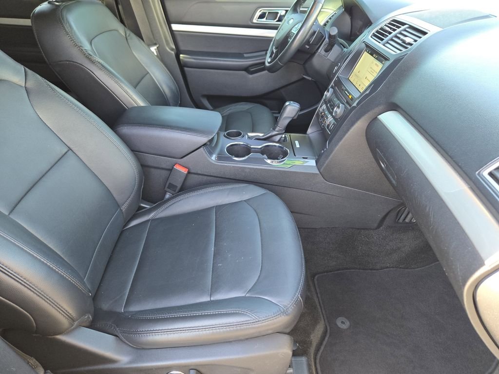 Used 2017 Gray Ford XLT image 15