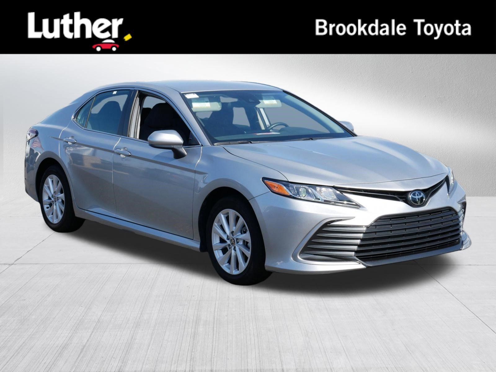 2024 Toyota Camry LE's photo