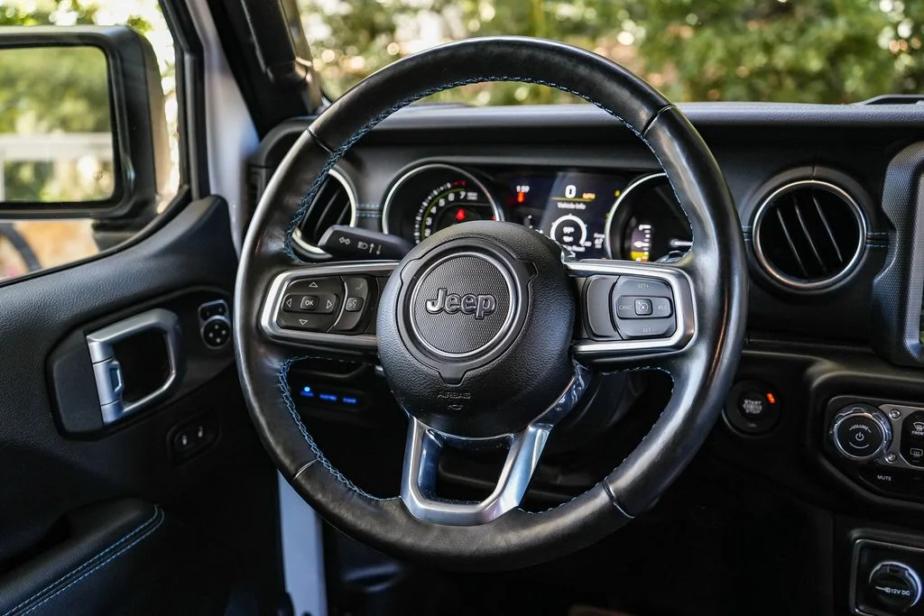 Used 2022 White Jeep Unlimited Rubicon 4xe image 14