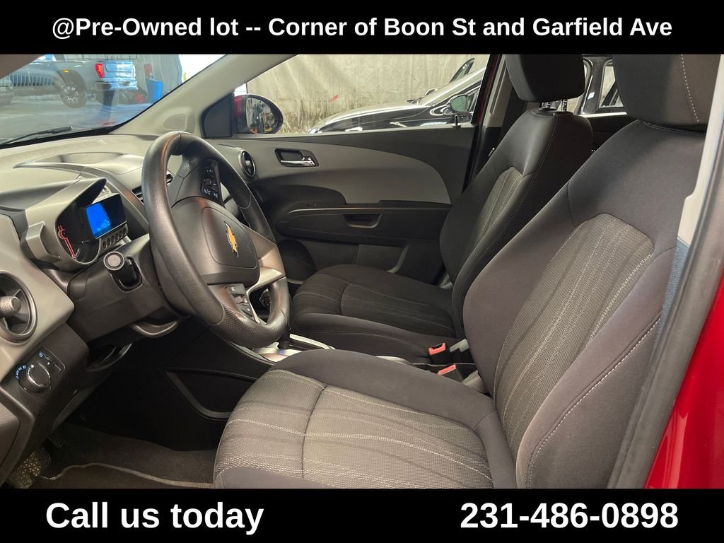 Used 2013 Red Chevrolet LT image 14