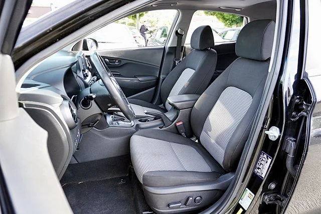 Used 2021 Black Hyundai SEL Plus image 14