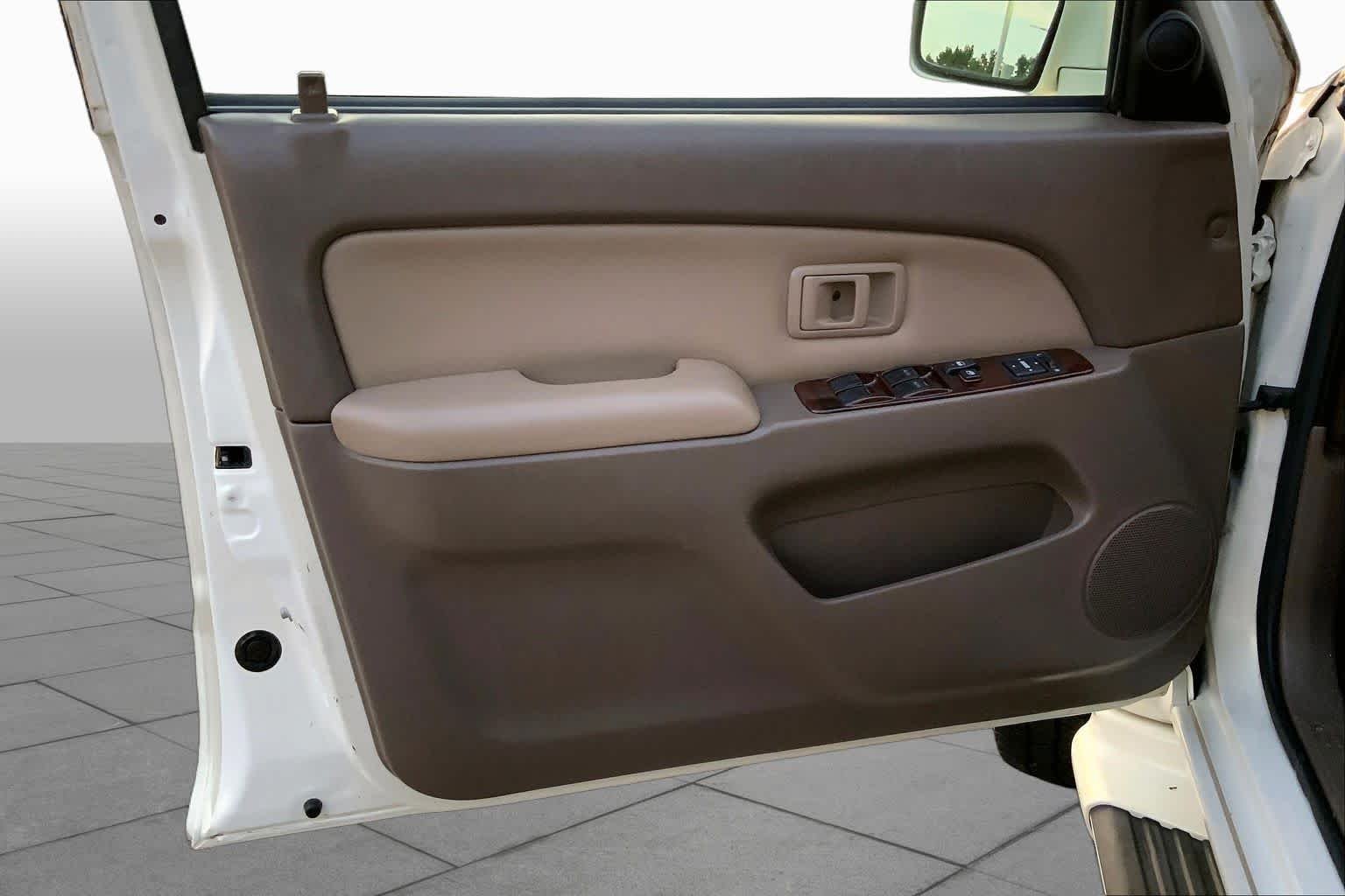 Used 2002 GOLDEN PEARL Toyota Limited image 18