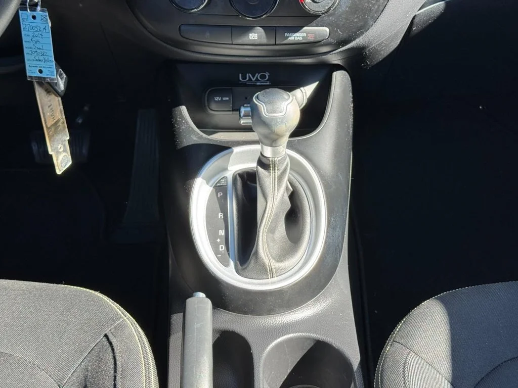 Used 2014 Yellow Kia Plus image 15