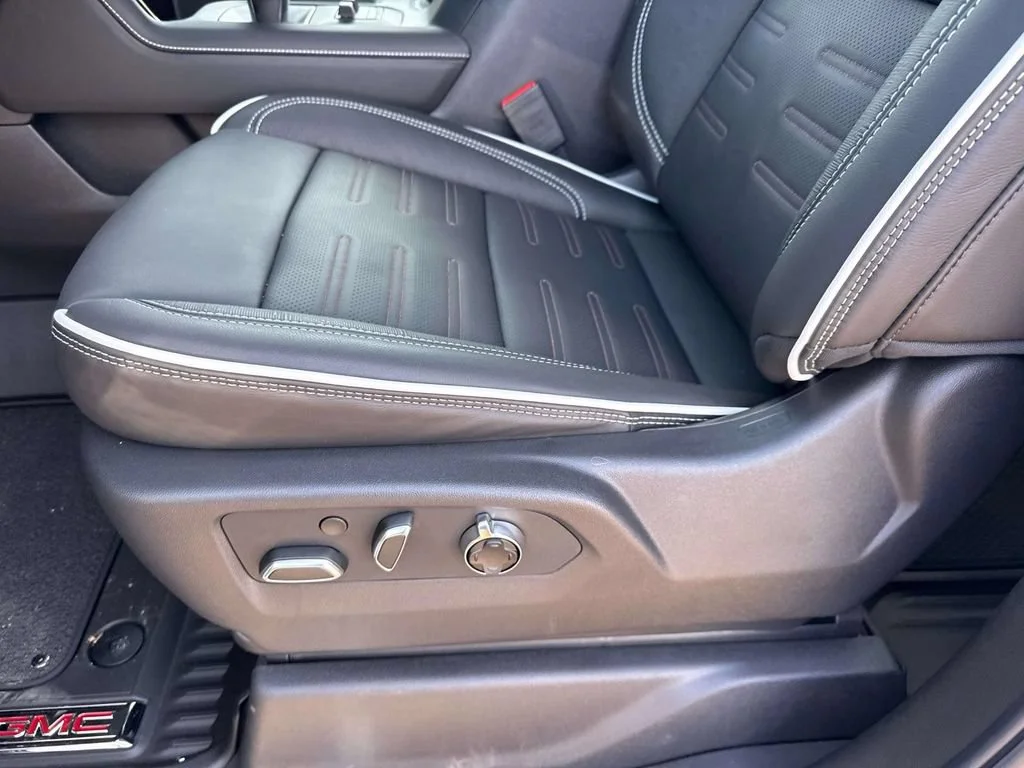 2026 GMC Sierra 1500 AT4X - Photo 35