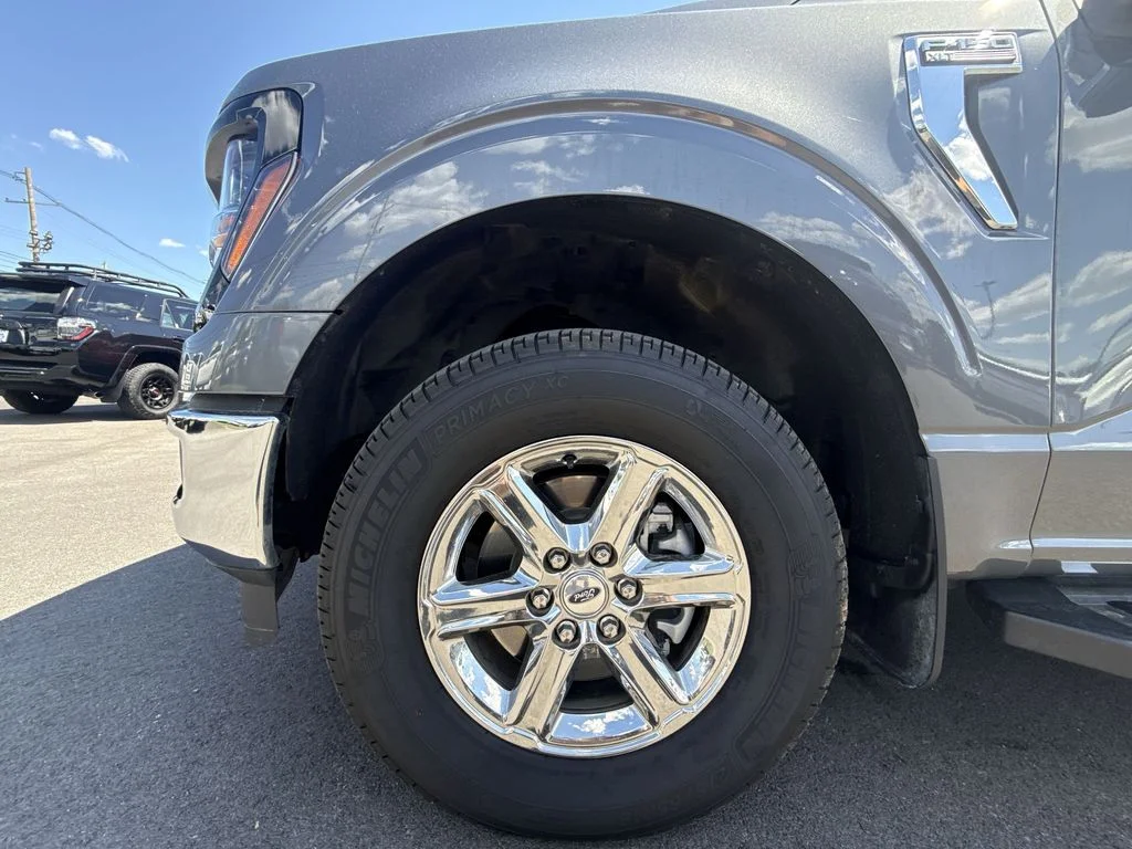 Used 2024 Gray Ford XLT image 10